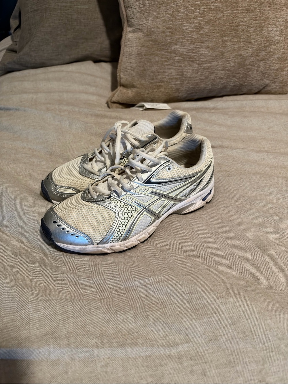 Asics White and Silver mens Athletic Running Shoes